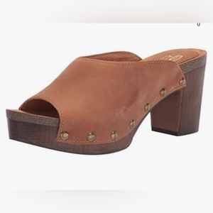 Sbicca Montrose womens Heeled Sandal women’s leather size 7 NWOT (840)